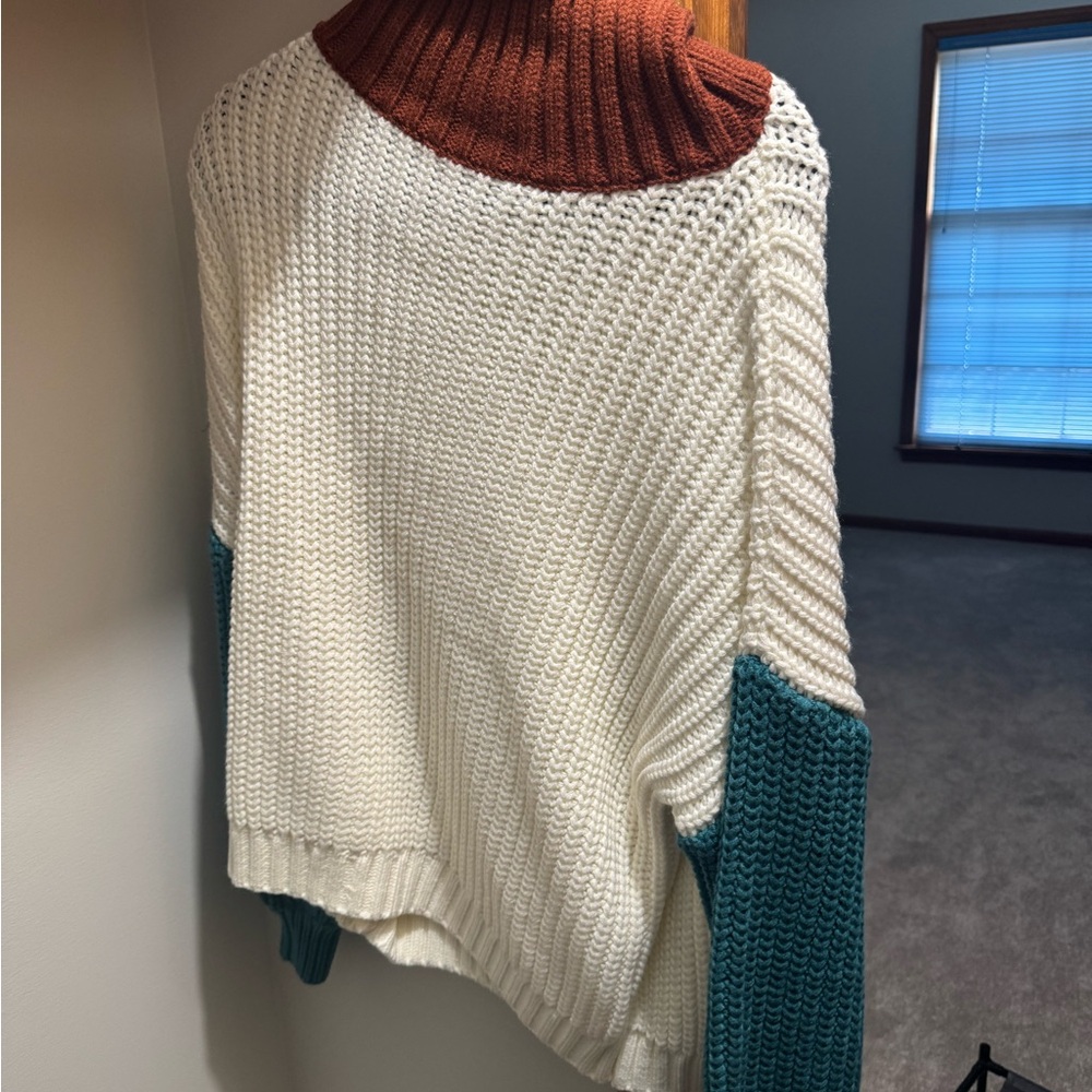 The Mint - Colorblock Turtleneck Sweater - Size M